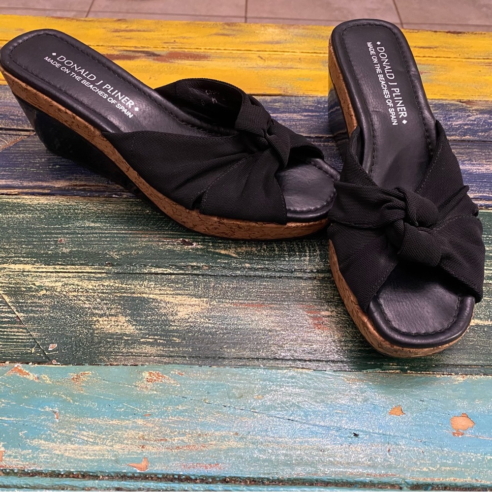 Donald J Pliner Wedge Sandals 8